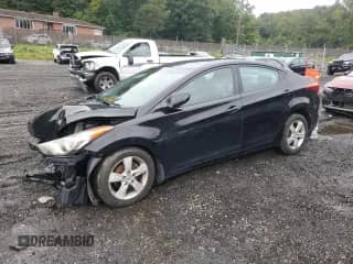 2012 Hyundai Elantra Limited z VIN KMHDH4AE5CU283127, wystawiony jako Copart lot #83840025 z przebiegiem 136 484 mil mil oraz Szkoda całkowita • Salvage title. Historia ofert i sprzedaży dostępna na DreamBid. Obrazek 1.