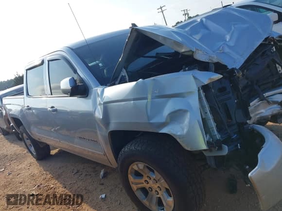 ✅ 2018 Chevrolet Silverado 1500 LT • VIN: 3GCUKREC2JG312840 • Lot: 42802551. Wystawiony na IAAI z przebiegiem 129 596 mil. Bezpłatny archiwum sprzedaży aukcyjnych z USA i szczegółowy raport historii pojazdu na DreamBid. Zdjęcie 13.