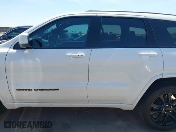 ✅ 2018 Jeep Grand Cherokee Altitude • VIN: 1C4RJEAG8JC380640 • Lot: 42336318. Listed on IAAI with 109,675 mi. Free auction sales archive from the USA and detailed vehicle history report at DreamBid. Image 15.