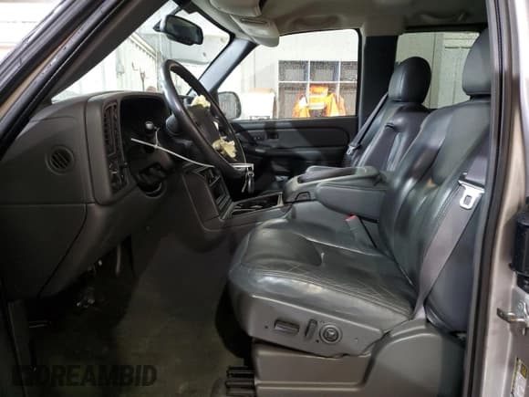 ✅ 2004 Chevrolet Silverado 1500 Z71 • VIN: 2GCEK19TX41373110 • Лот: 85492585. Опубликован ранее на Copart с пробегом Не указан. Бесплатный доступ к архиву аукционных продаж из США и подробный отчёт об истории автомобиля на DreamBid. Изображение 7.