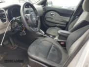 ✅ 2014 Kia Soul • VIN: KNDJN2A28E7720257 • Lot: 57407465. Wystawiony na Copart z przebiegiem 159 263 mil. Bezpłatny archiwum sprzedaży aukcyjnych z USA i szczegółowy raport historii pojazdu na DreamBid. Zdjęcie 7.