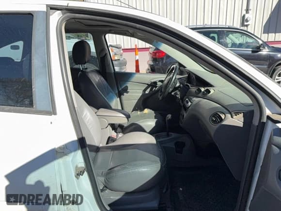 ✅ 2002 Ford Focus ZX5 • VIN: 3FAFP37382R213536 • Lot: 91468935. Wystawiony na Copart z przebiegiem 285 656 mil. Bezpłatny archiwum sprzedaży aukcyjnych z USA i szczegółowy raport historii pojazdu na DreamBid. Zdjęcie 5.