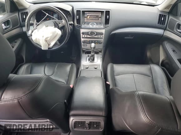 ✅ 2015 Infiniti Q40 • VIN: JN1CV6AP6FM500438 • Лот: 74081644. Опубликован ранее на Copart с пробегом 93 365 миль. Бесплатный доступ к архиву аукционных продаж из США и подробный отчёт об истории автомобиля на DreamBid. Изображение 8.