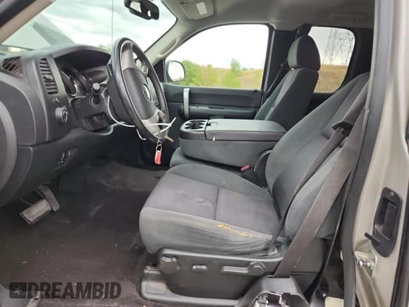 ✅ 2009 Chevrolet Silverado 2500HD LT • VIN: 1GCHK59629E131691 • Лот: 80130715. Опубликован ранее на Copart с пробегом 152 493 миль. Бесплатный доступ к архиву аукционных продаж из США и подробный отчёт об истории автомобиля на DreamBid. Изображение 7.