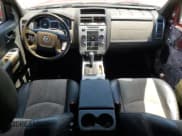 ✅ 2008 Mercury Mariner Premier • VIN: 4M2CU87148KJ10221 • Lot: 62594335. Wystawiony na Copart z przebiegiem 200 198 mil. Bezpłatny archiwum sprzedaży aukcyjnych z USA i szczegółowy raport historii pojazdu na DreamBid. Zdjęcie 8.