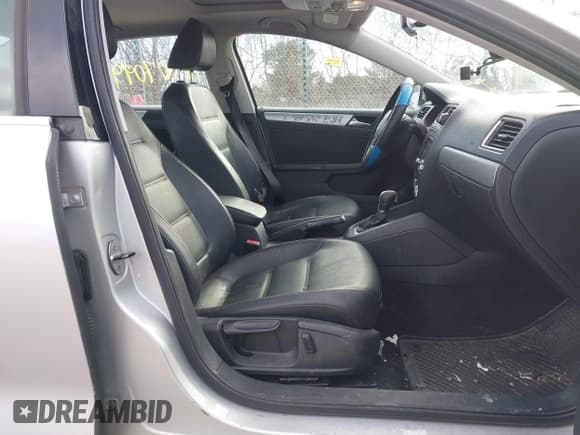 ✅ 2014 Volkswagen Jetta SE • VIN: 3VWD07AJ9EM388090 • Лот: 41807099. Опубликован ранее на IAAI с пробегом 159 927 миль. Бесплатный доступ к архиву аукционных продаж из США и подробный отчёт об истории автомобиля на DreamBid. Изображение 5.