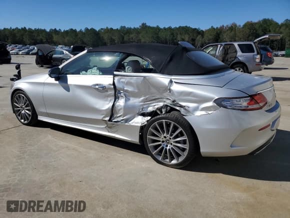 ✅ 2018 Mercedes-Benz C 300 • VIN: WDDWK4JB0JF676075 • Lot: 90022545. Wystawiony na Copart z przebiegiem 16 830 mil. Bezpłatny archiwum sprzedaży aukcyjnych z USA i szczegółowy raport historii pojazdu na DreamBid. Zdjęcie 2.