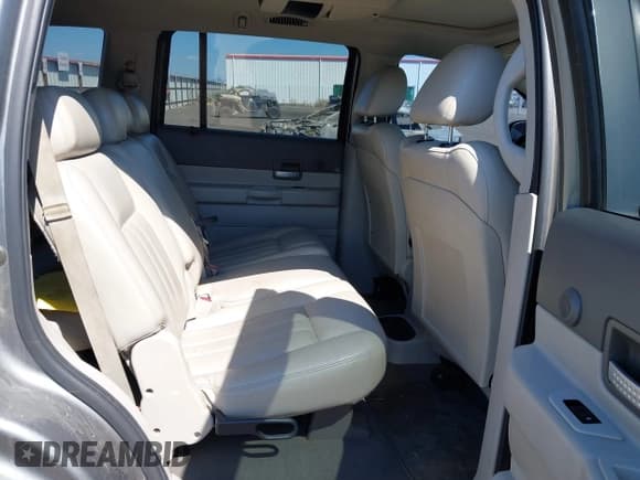 ✅ 2006 Dodge Durango Limited • VIN: 1D8HB58256F157725 • Lot: 42646331. Wystawiony na IAAI z przebiegiem 172 887 mil. Bezpłatny archiwum sprzedaży aukcyjnych z USA i szczegółowy raport historii pojazdu na DreamBid. Zdjęcie 8.