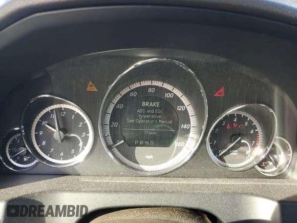 ✅ 2010 Mercedes-Benz E 350 • VIN: WDDKJ5GB5AF004611 • Lot: 90138815. Wystawiony na Copart z przebiegiem Nie podano. Bezpłatny archiwum sprzedaży aukcyjnych z USA i szczegółowy raport historii pojazdu na DreamBid. Zdjęcie 9.