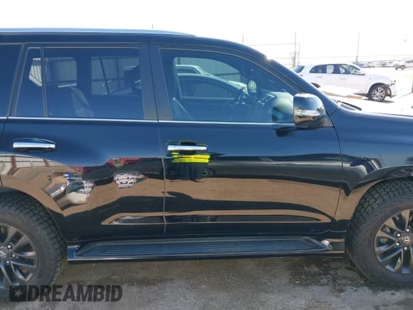 ✅ 2021 Lexus GX 460 Premium • VIN: JTJAM7BX2M5302696 • Lot: 43346930. Listed on IAAI with 61,254 mi. Free auction sales archive from the USA and detailed vehicle history report at DreamBid. Image 13.