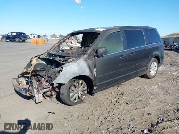✅ 2012 Volkswagen Routan SE • VIN: 2C4RVABG4CR354235 • Lot: 43358254. Listed on IAAI with Not provided. Free auction sales archive from the USA and detailed vehicle history report at DreamBid. Image 2.