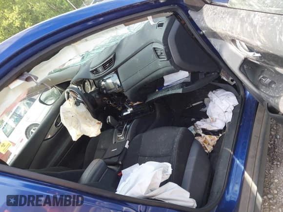 ✅ 2017 Nissan Rogue S • VIN: KNMAT2MT9HP504481 • Lot: 42764554. Listed on IAAI with 46,306 mi. Free auction sales archive from the USA and detailed vehicle history report at DreamBid. Image 5.