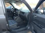 ✅ 2015 Jeep Patriot Latitude • VIN: 1C4NJRFB7FD376244 • Lot: 43655984. Wystawiony na IAAI z przebiegiem 85 933 mil. Bezpłatny archiwum sprzedaży aukcyjnych z USA i szczegółowy raport historii pojazdu na DreamBid. Zdjęcie 5.