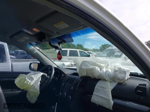 ✅ 2013 Kia Sorento LX • VIN: 5XYKT3A68DG312720 • Lot: 39589907. Wystawiony na IAAI z przebiegiem 206 037 mil. Bezpłatny archiwum sprzedaży aukcyjnych z USA i szczegółowy raport historii pojazdu na DreamBid. Zdjęcie 5.