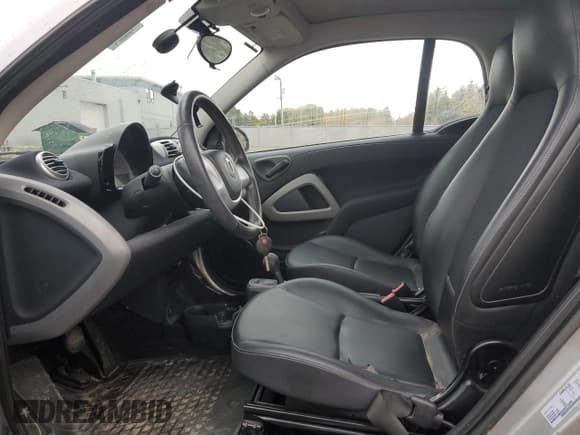 ✅ 2012 Smart fortwo Pure • VIN: WMEEJ3BA5CK573299 • Lot: 86857175. Listed on Copart with 71,721 mi. Free auction sales archive from the USA and detailed vehicle history report at DreamBid. Image 7.