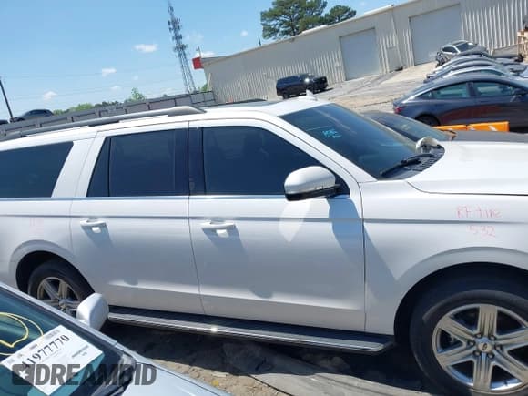 ✅ 2019 Ford Expedition Max XLT • VIN: 1FMJK1HT8KEA16094 • Lot: 41984049. Listed on IAAI with 104,554 mi. Free auction sales archive from the USA and detailed vehicle history report at DreamBid. Image 13.