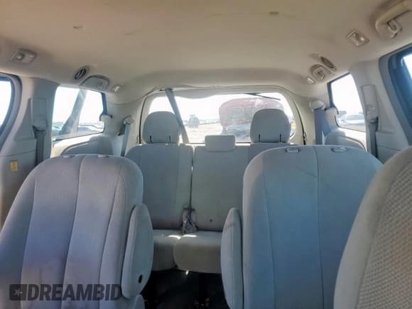 ✅ 2013 Toyota Sienna L • VIN: 5TDZK3DC2DS350059 • Лот: 85398605. Опубликован ранее на Copart с пробегом Не указан. Бесплатный доступ к архиву аукционных продаж из США и подробный отчёт об истории автомобиля на DreamBid. Изображение 10.