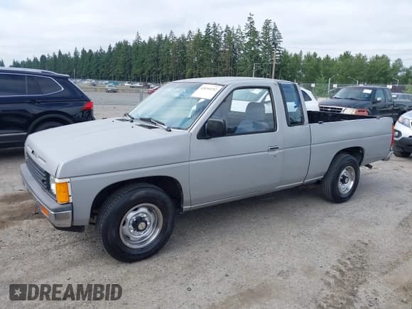 ✅ 1986 Nissan D21 • VIN: JN6HD16S0GW001451 • Lot: 42654192. Wystawiony na IAAI z przebiegiem 110 723 mil. Bezpłatny archiwum sprzedaży aukcyjnych z USA i szczegółowy raport historii pojazdu na DreamBid. Zdjęcie 2.