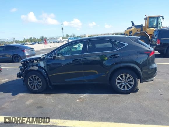 ✅ 2018 Lexus NX 300 • VIN: JTJYARBZ6J2095084 • Lot: 42868400. Wystawiony na IAAI z przebiegiem 156 560 mil. Bezpłatny archiwum sprzedaży aukcyjnych z USA i szczegółowy raport historii pojazdu na DreamBid. Zdjęcie 15.