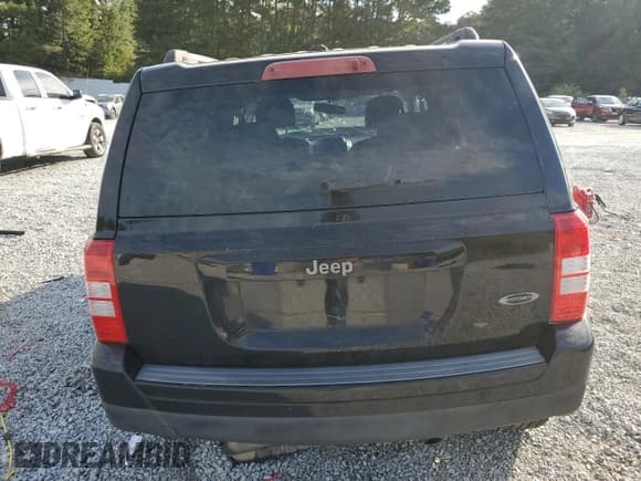 ✅ 2016 Jeep Patriot Sport SE • VIN: 1C4NJPBA5GD642217 • Lot: 70771355. Listed on Copart with 157,265 mi. Free auction sales archive from the USA and detailed vehicle history report at DreamBid. Image 6.