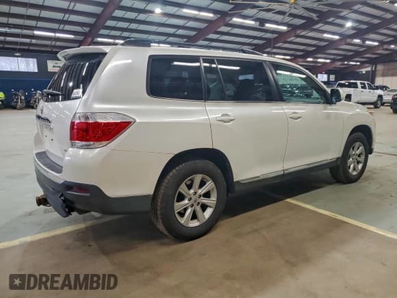 ✅ 2013 Toyota Highlander Plus • VIN: 5TDBK3EHXDS181999 • Lot: 94299105. Listed on Copart with 158,186 mi. Free auction sales archive from the USA and detailed vehicle history report at DreamBid. Image 3.