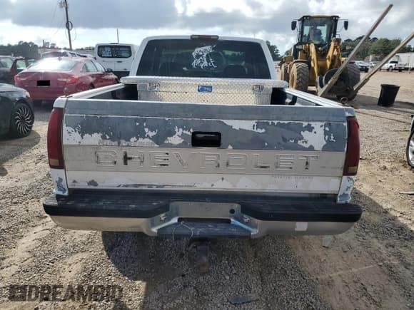 ✅ 1997 Chevrolet Silverado 1500 • VIN: 2GCEC19R9V1133209 • Lot: 85292265. Listed on Copart with 198,668 mi. Free auction sales archive from the USA and detailed vehicle history report at DreamBid. Image 6.