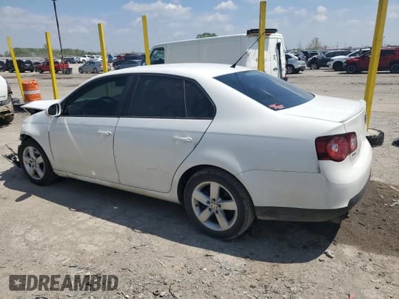 ✅ 2010 Volkswagen Jetta Limited Edition • VIN: 3VWAZ7AJ5AM116445 • Lot: 55918355. Wystawiony na Copart z przebiegiem 155 659 mil. Bezpłatny archiwum sprzedaży aukcyjnych z USA i szczegółowy raport historii pojazdu na DreamBid. Zdjęcie 2.