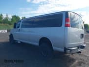 ✅ 2019 Chevrolet Express Passenger LT • VIN: 1GAZGPFGXK1228870 • Lot: 43057715. Wystawiony na IAAI z przebiegiem 89 246 mil. Bezpłatny archiwum sprzedaży aukcyjnych z USA i szczegółowy raport historii pojazdu na DreamBid. Zdjęcie 3.