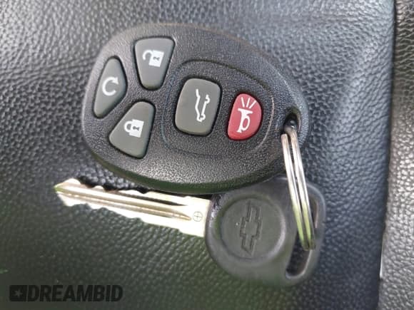 ✅ 2013 Chevrolet Tahoe LT • VIN: 1GNSKBE09DR352624 • Лот: 42843590. Опубликован ранее на IAAI с пробегом 141 528 миль. Бесплатный доступ к архиву аукционных продаж из США и подробный отчёт об истории автомобиля на DreamBid. Изображение 11.