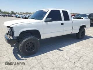 1997 Chevrolet Silverado 1500 z VIN 2GBEC19R3V1165707, wystawiony jako Copart lot #61485755 z przebiegiem 178 756 mil mil oraz Szkoda całkowita • Salvage title. Historia ofert i sprzedaży dostępna na DreamBid. Obrazek 1.