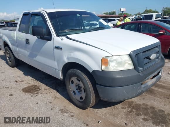 ✅ 2006 Ford F-150 STX • VIN: 1FTRX12W26FB45265 • Lot: 42949100. Listed on IAAI with 235,911 mi. Free auction sales archive from the USA and detailed vehicle history report at DreamBid. Image 1.