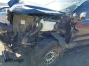 ✅ 2019 Chevrolet Silverado 1500 LT Trail Boss • VIN: 1GCPYFED2KZ152401 • Lot: 42211371. Wystawiony na IAAI z przebiegiem 106 796 mil. Bezpłatny archiwum sprzedaży aukcyjnych z USA i szczegółowy raport historii pojazdu na DreamBid. Zdjęcie 18.