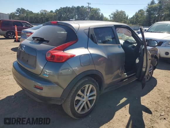 ✅ 2013 Nissan Juke S • VIN: JN8AF5MR3DT215857 • Lot: 85888285. Listed on Copart with 128,384 mi. Free auction sales archive from the USA and detailed vehicle history report at DreamBid. Image 3.
