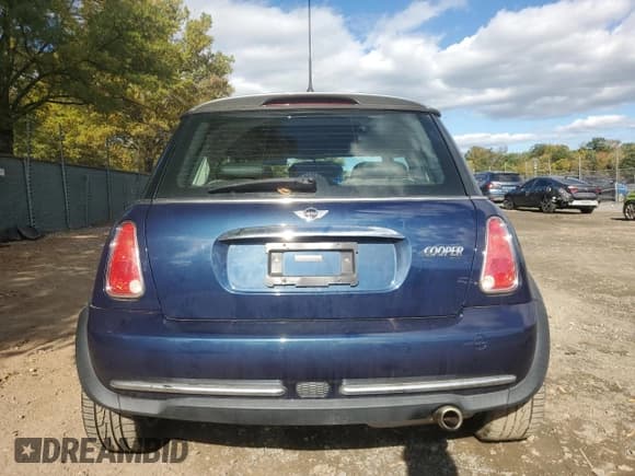 ✅ 2006 MINI Hardtop • VIN: WMWRC33526TK16170 • Lot: 85739375. Wystawiony na Copart z przebiegiem 79 596 mil. Bezpłatny archiwum sprzedaży aukcyjnych z USA i szczegółowy raport historii pojazdu na DreamBid. Zdjęcie 6.