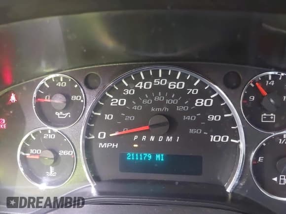 ✅ 2014 Chevrolet Express Cargo • VIN: 1GCWGFCA1E1208239 • Lot: 42204385. Listed on IAAI with 211,179 mi. Free auction sales archive from the USA and detailed vehicle history report at DreamBid. Image 7.