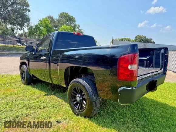 2008 Chevrolet Silverado 1500 Work Truck z VIN 1GCEC14C28Z204734, wystawiony jako Copart lot #91361855 z przebiegiem 176 284 mil mil oraz Szkoda całkowita • Salvage title. Historia ofert i sprzedaży dostępna na DreamBid. Obrazek 3.