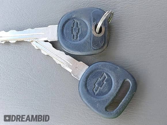 2000 Chevrolet Malibu z VIN 1G1ND52J9Y6318343, wystawiony jako IAAI lot #42784197 z przebiegiem 86 893 mil mil oraz . Historia ofert i sprzedaży dostępna na DreamBid. Obrazek 11.