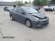 ✅ 2017 Toyota Prius Two • VIN: JTDKBRFU5H3580003 • Lot: 42321687. Wystawiony na IAAI z przebiegiem 135 236 mil. Bezpłatny archiwum sprzedaży aukcyjnych z USA i szczegółowy raport historii pojazdu na DreamBid. Zdjęcie 1.