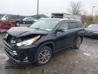 ✅ 2019 Toyota Highlander XLE • VIN: 5TDJZRFH8KS570047 • Lot: 43762437. Listed on IAAI with 54,588 mi. Free auction sales archive from the USA and detailed vehicle history report at DreamBid. Image 2.