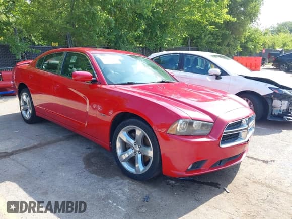 ✅ 2011 Dodge Charger Mopar 11 • VIN: 2B3CL5CT6BH571998 • Лот: 42622140. Опубликован ранее на IAAI с пробегом 120 500 миль. Бесплатный доступ к архиву аукционных продаж из США и подробный отчёт об истории автомобиля на DreamBid. Изображение 1.