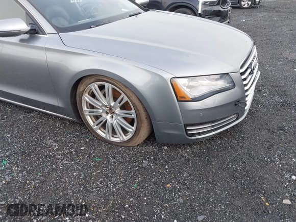 ✅ 2013 Audi A8 3.0L • VIN: WAURGAFD0DN005546 • Lot: 43806422. Wystawiony na IAAI z przebiegiem 140 730 mil. Bezpłatny archiwum sprzedaży aukcyjnych z USA i szczegółowy raport historii pojazdu na DreamBid. Zdjęcie 6.