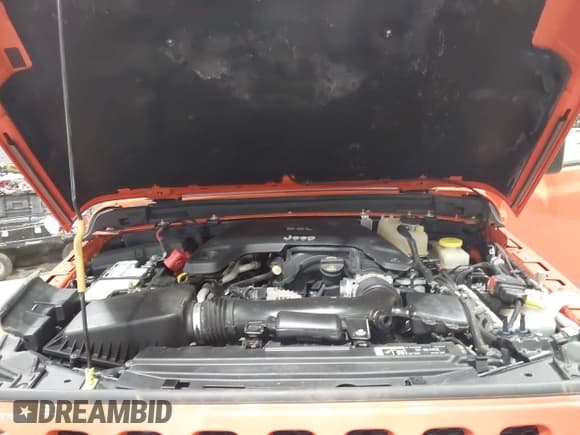 ✅ 2019 Jeep Wrangler Unlimited Sport • VIN: 1C4HJXDG6KW669468 • Lot: 41409883. Wystawiony na IAAI z przebiegiem 77 067 mil. Bezpłatny archiwum sprzedaży aukcyjnych z USA i szczegółowy raport historii pojazdu na DreamBid. Zdjęcie 10.