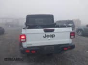 ✅ 2022 Jeep Gladiator Rubicon • VIN: 1C6JJTBG3NL111054 • Лот: 40793144. Опубликован ранее на IAAI с пробегом 40 115 миль. Бесплатный доступ к архиву аукционных продаж из США и подробный отчёт об истории автомобиля на DreamBid. Изображение 17.