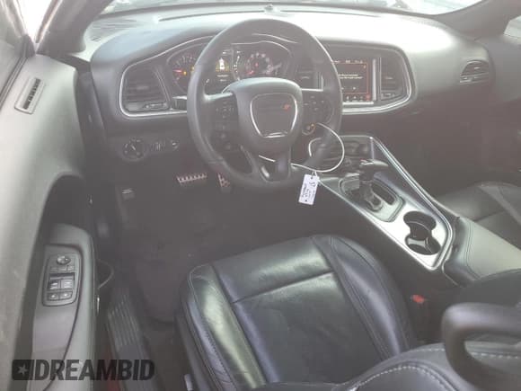 ✅ 2018 Dodge Challenger SXT Plus • VIN: 2C3CDZAG8JH246443 • Lot: 58020184. Wystawiony na Copart z przebiegiem 80 251 mil. Bezpłatny archiwum sprzedaży aukcyjnych z USA i szczegółowy raport historii pojazdu na DreamBid. Zdjęcie 8.