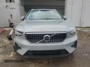 ✅ 2025 Volvo XC40 Core Bright Theme • VIN: YV4L12UJ4S2589552 • Лот: 71959775. Опубликован ранее на Copart с пробегом 9 074 миль. Бесплатный доступ к архиву аукционных продаж из США и подробный отчёт об истории автомобиля на DreamBid. Изображение 5.