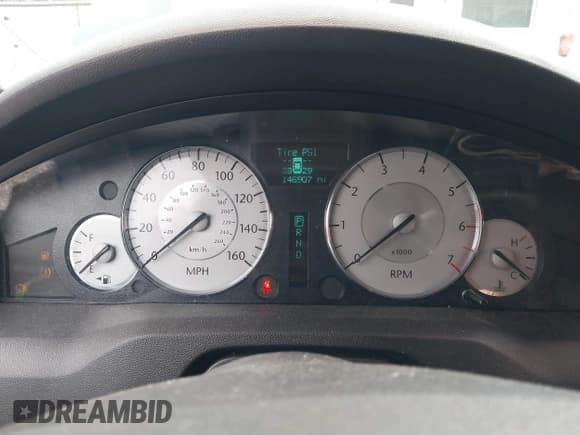 ✅ 2010 Chrysler 300 S • VIN: 2C3CA9CT6AH266208 • Lot: 41485917. Wystawiony na IAAI z przebiegiem 146 907 mil. Bezpłatny archiwum sprzedaży aukcyjnych z USA i szczegółowy raport historii pojazdu na DreamBid. Zdjęcie 7.