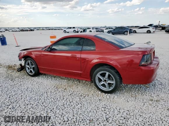 ✅ 2001 Ford Mustang Standard • VIN: 1FAFP40431F258730 • Lot: 82288725. Wystawiony na Copart z przebiegiem Nie podano. Bezpłatny archiwum sprzedaży aukcyjnych z USA i szczegółowy raport historii pojazdu na DreamBid. Zdjęcie 2.