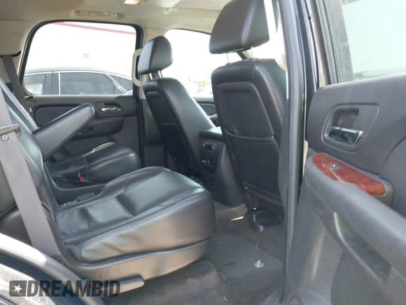 ✅ 2009 Chevrolet Tahoe LTZ • VIN: 1GNFC33J69R285570 • Lot: 41701424. Listed on IAAI with 165,811 mi. Free auction sales archive from the USA and detailed vehicle history report at DreamBid. Image 8.