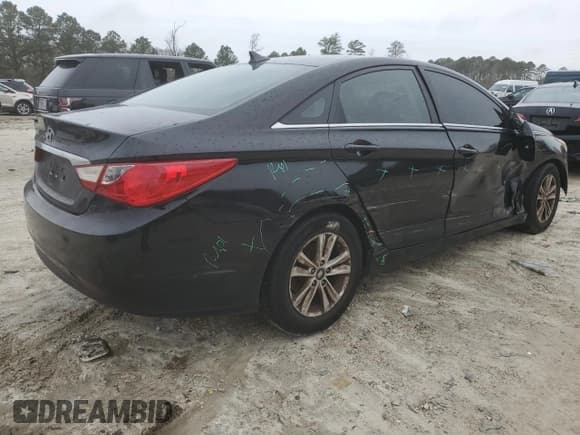 ✅ 2011 Hyundai Sonata GLS • VIN: 5NPEB4AC7BH099521 • Lot: 45492414. Listed on Copart with 219,391 mi. Free auction sales archive from the USA and detailed vehicle history report at DreamBid. Image 3.