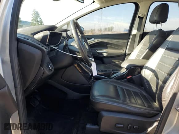 ✅ 2017 Ford C-Max Titanium • VIN: 1FADP5FU2HL100668 • Лот: 86243835. Опубликован ранее на Copart с пробегом 92 843 миль. Бесплатный доступ к архиву аукционных продаж из США и подробный отчёт об истории автомобиля на DreamBid. Изображение 7.